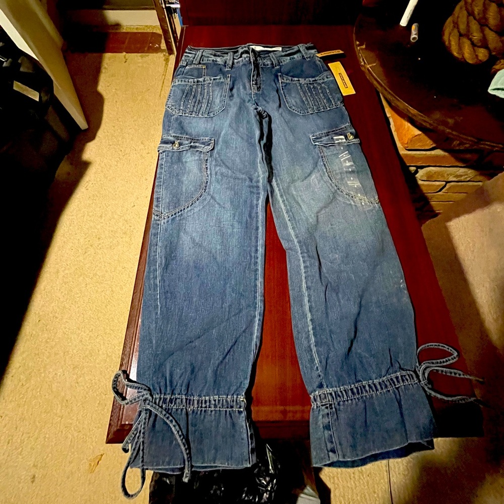DKNY Cropped Jeans